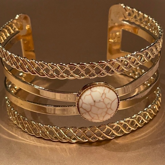 Jewelry - Golden White Howlite Cuff Bracelet